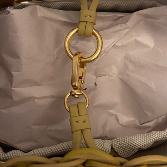 TORY BURCH MCGRAW DIE CUT SMALL BUCKET BAG - Picture 12 of 14